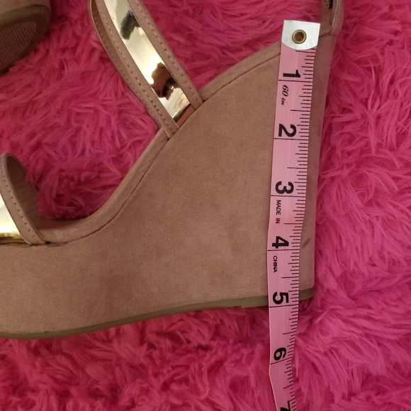 SOLD Mauve & Rose Gold Platform Sandals - Picture 6 of 8